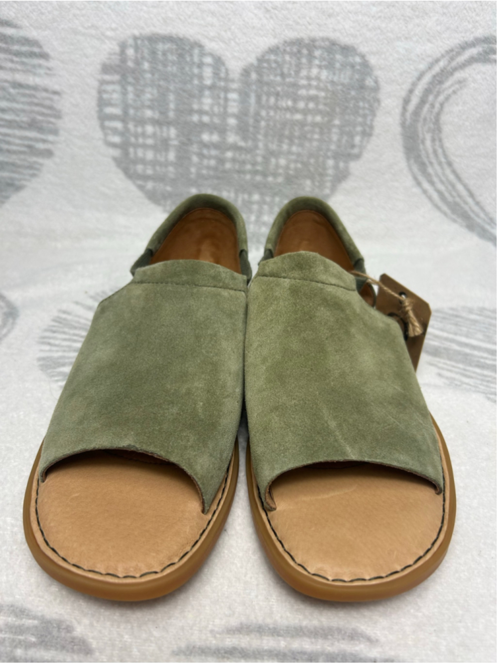 Born Cove Modern Open Toe Green Suede Sandals Shoes Pull On Womens Size 8 NWT - Picture 5 of 9